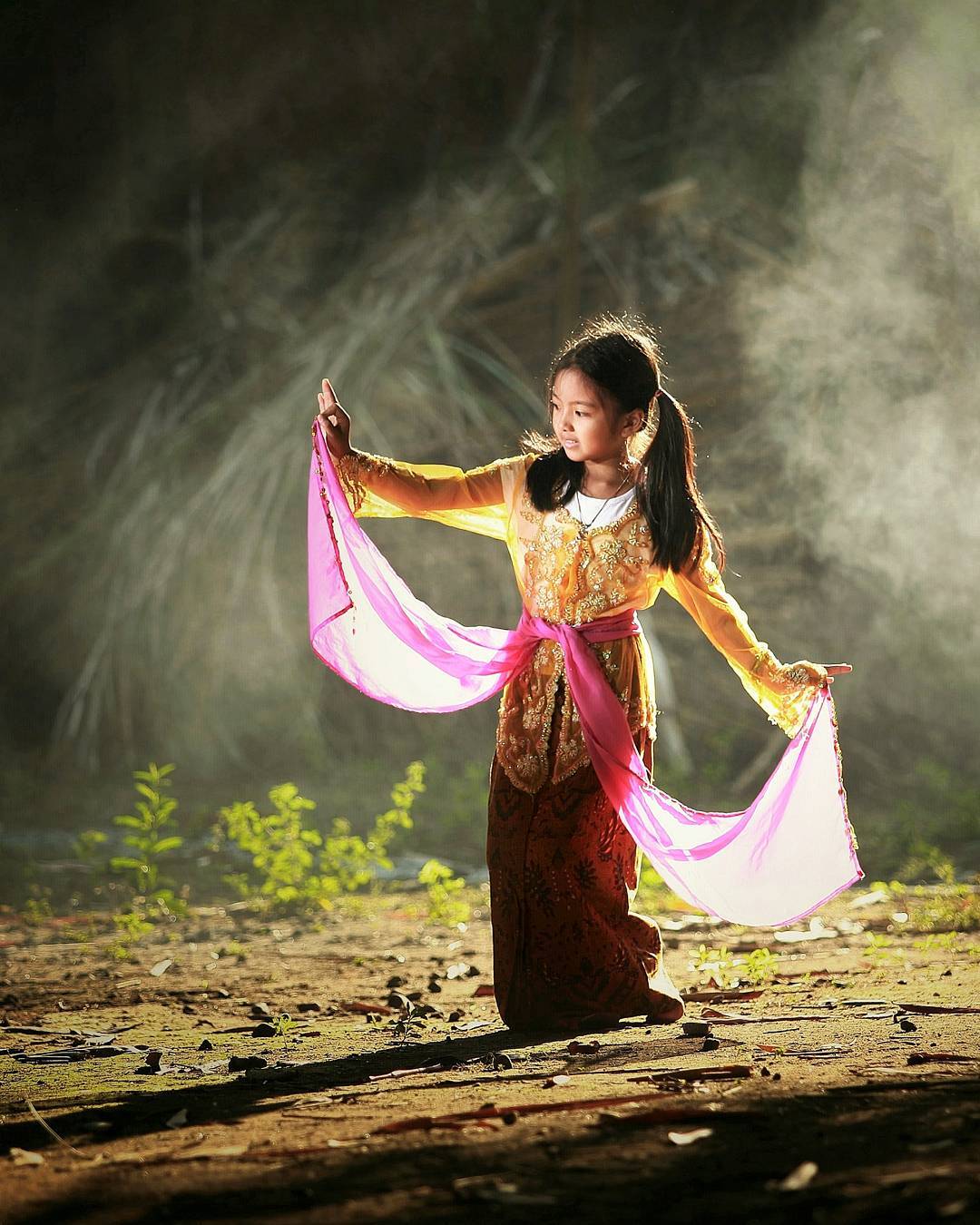 Indonesia Dancing Girl