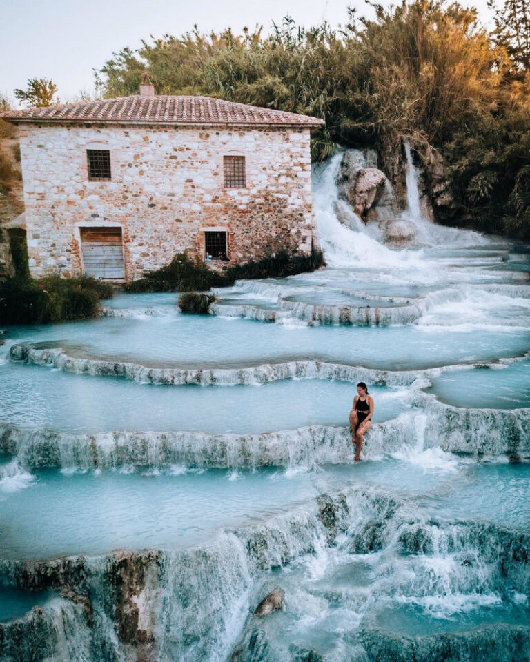 Cascate del Mulino di Saturnia Beautiful Hot Springs in Italy