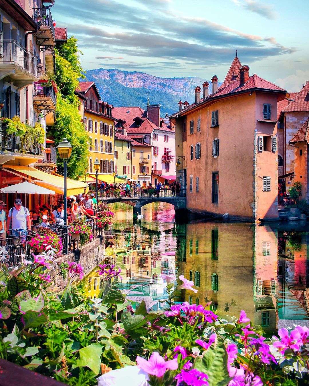 11 Best Things To Do in Annecy - Venice of the French Alps