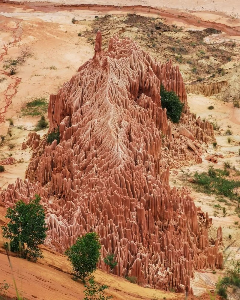 Madagascar Tsingy Rouge